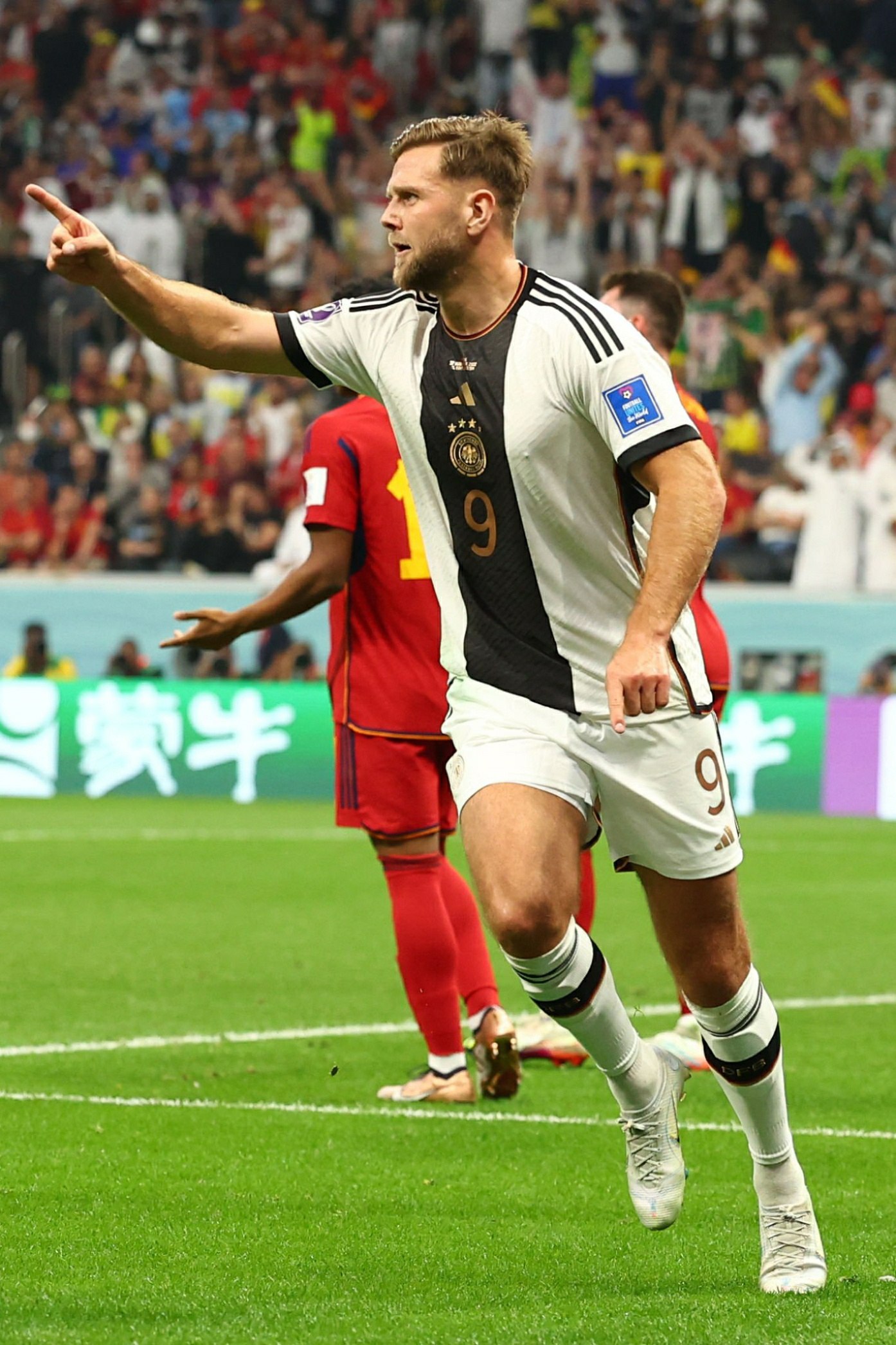 开云-包含Ming在德国队比赛中问鼎冠军，战术调整引发热议！的词条