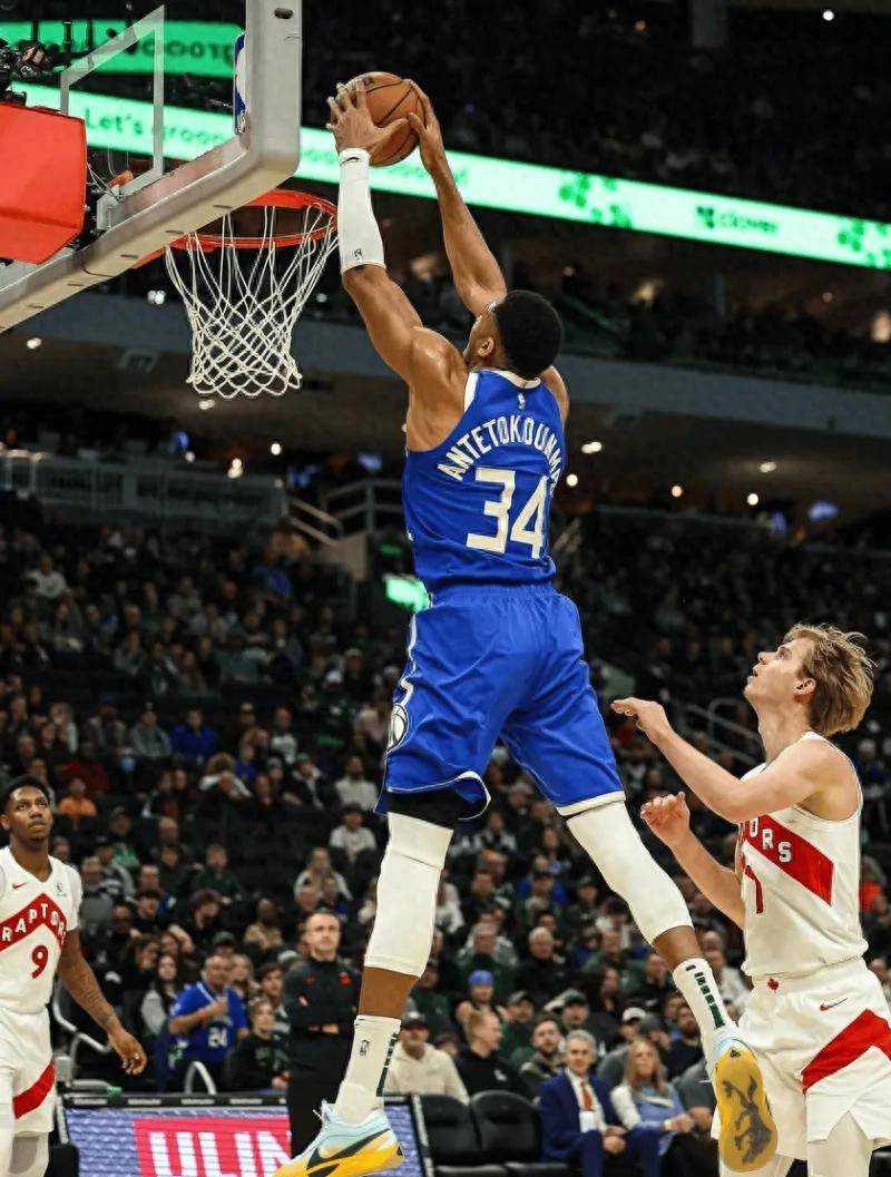 开云体育-关于字母哥迎来十五赛季高光表现，独行侠球迷沸腾！的信息